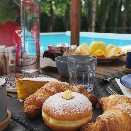 Bed and Breakfast Casale del Sole Garda Monzambano Esterno foto