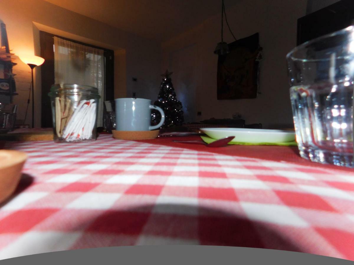 Bed and Breakfast Casale del Sole Garda Monzambano Esterno foto
