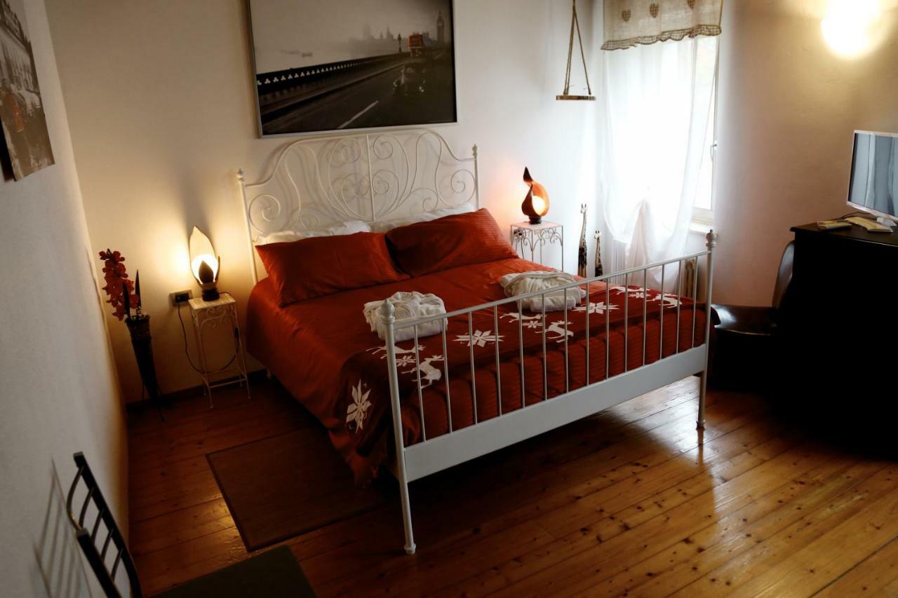 Bed and Breakfast Casale del Sole Garda Monzambano Esterno foto